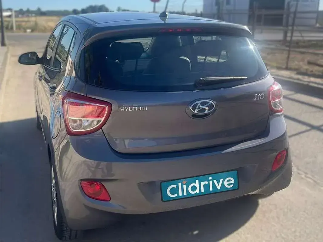 Używany Hyundai i10 67 KM (49 kW) 2015 Szary Hatchback