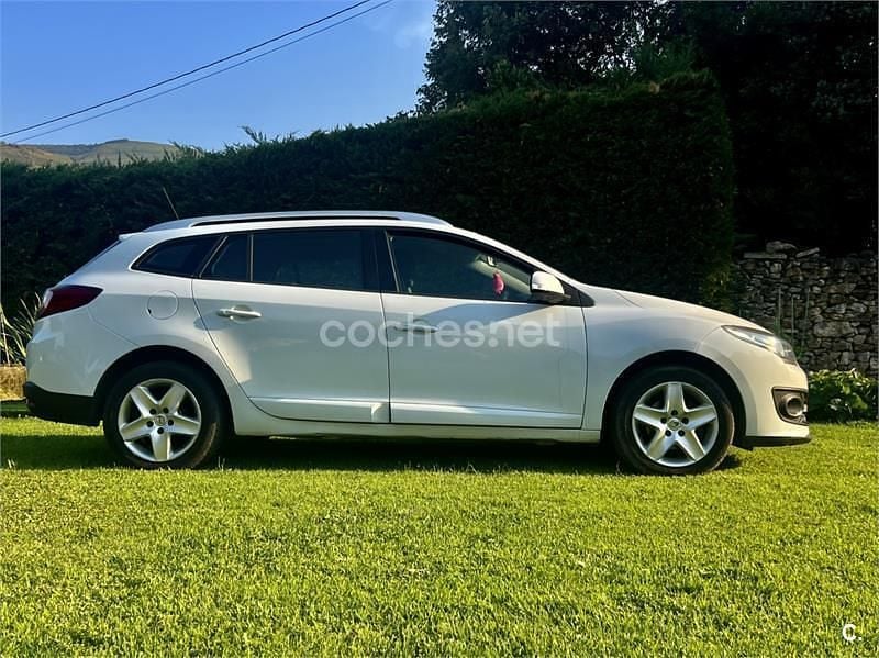 Blanco Usado 2017 Renault Mégane GrandTour Bose Edition Familiar | 6900 € (Precio justo) - Imagen 1/4