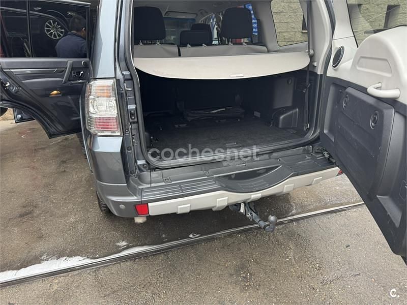 Usado Mitsubishi Montero Intense 160 CV (117 kW) 2008 Gris / plata SUV