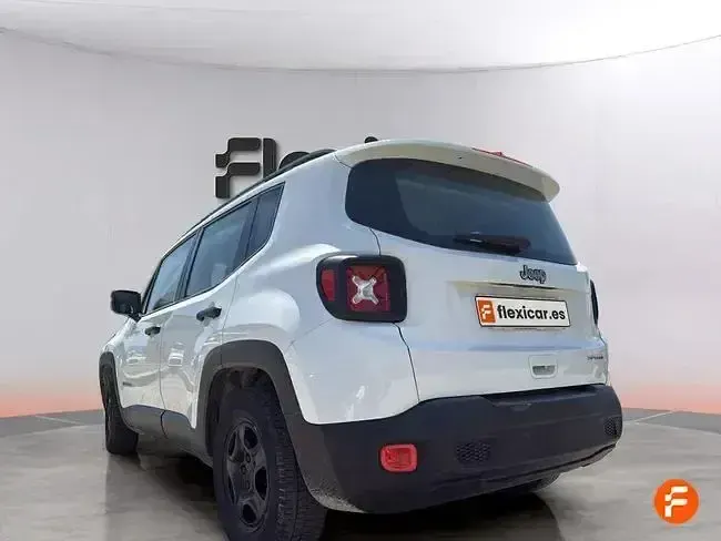 Usado Jeep Renegade Night Eagle 140 CV (102 kW) 2018 Blanco SUV