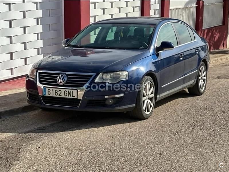 Usado VW Passat Sportline 170 CV (125 kW) 2007 Azul Berlina