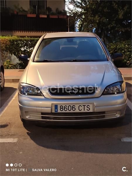 Usado Opel Astra Edition 80 CV (58 kW) 2004 Gris / plata Berlina