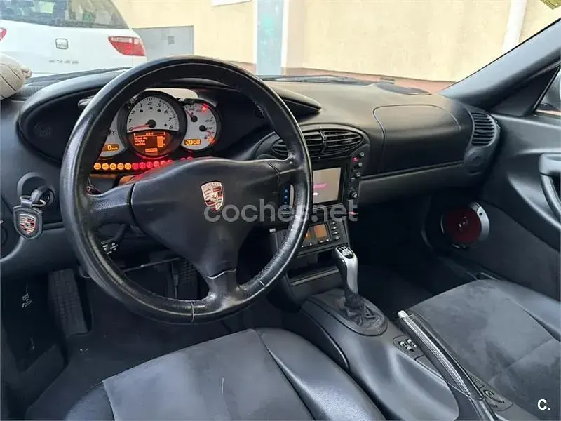 Usado Porsche Boxster 220 CV (161 kW) 2001 Gris / plata Descapotable