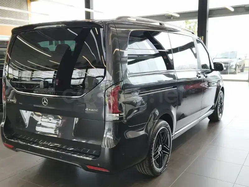 Nuevo Mercedes V300 Avantgarde 237 CV (174 kW) 2026 Gris / plata Monovolumen