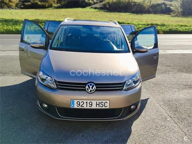 Usado VW Touran Sport 140 CV (102 kW) 2013 Marrón Monovolumen