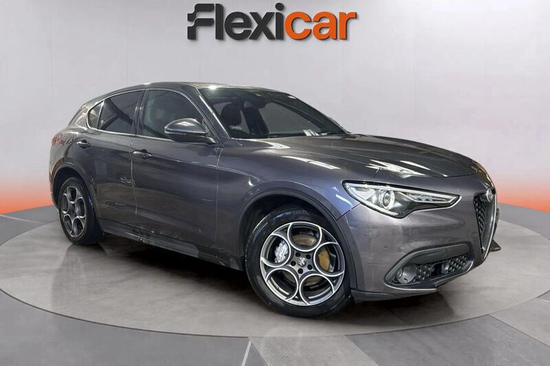 Gris Usado 2022 Alfa Romeo Stelvio Sprint SUV | 26.890 € - Imagen 1/4