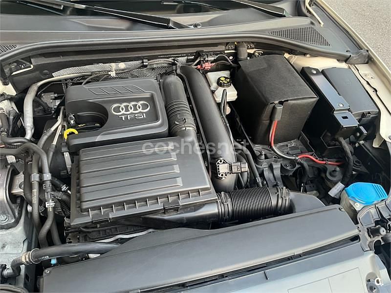 Usado Audi A3 Attraction 105 CV (77 kW) 2014 Blanco Berlina