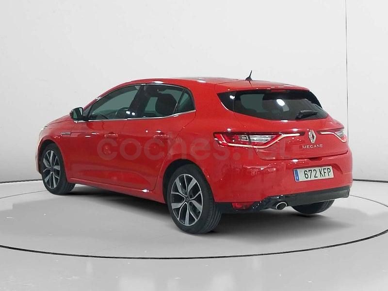 Usado Renault Mégane IV Zen 110 CV (80 kW) 2017 Rojo Berlina