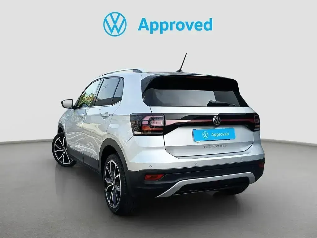 Usado VW T-Cross Sportline 110 CV (80 kW) 2022 Gris SUV