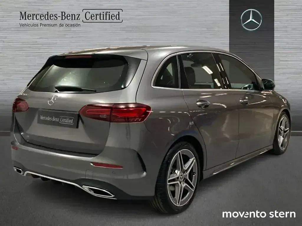 Occasion Mercedes B200 AMG line 150 PK (110 kW) 2024 Grijs MPV