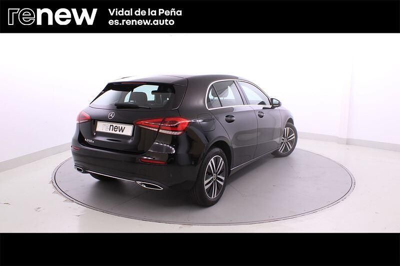 Usado Mercedes E250 218 CV (160 kW) 2022 Negro Familiar