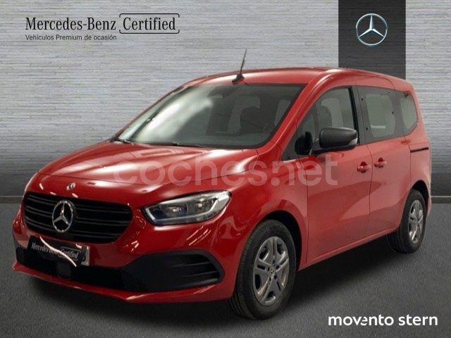 Paint color lorándite red mb 3652 Usado 2023 Mercedes Citan 110 Monovolumen | 25.600 € (Precio justo) - Imagen 1/4