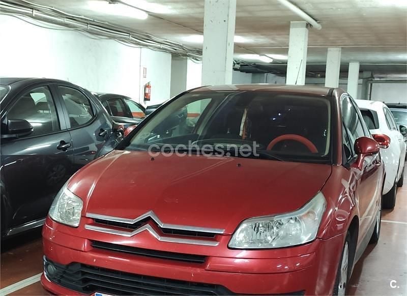 Usado Citroën C4 VTR Sport 110 CV (80 kW) 2006 Rojo Berlina