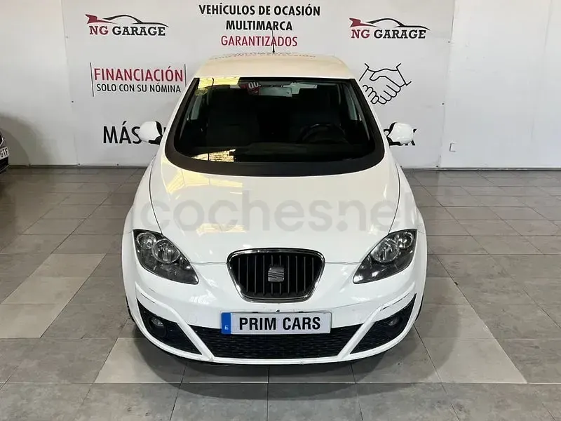 Usado Seat Altea Style 105 CV (77 kW) 2011 Blanco Monovolumen