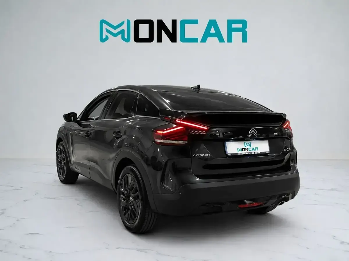Usado Citroën C4 Feel 130 CV (95 kW) 2021 Negro