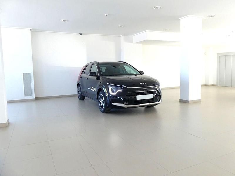 Usado Kia Niro 141 CV (103 kW) 2024 Negro SUV