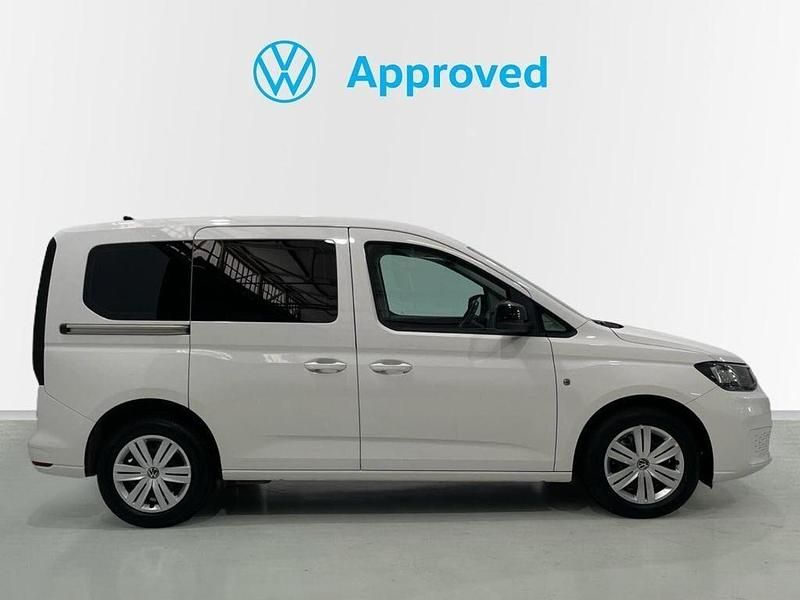 Usado VW Caddy 122 CV (89 kW) 2022 Blanco Monovolumen