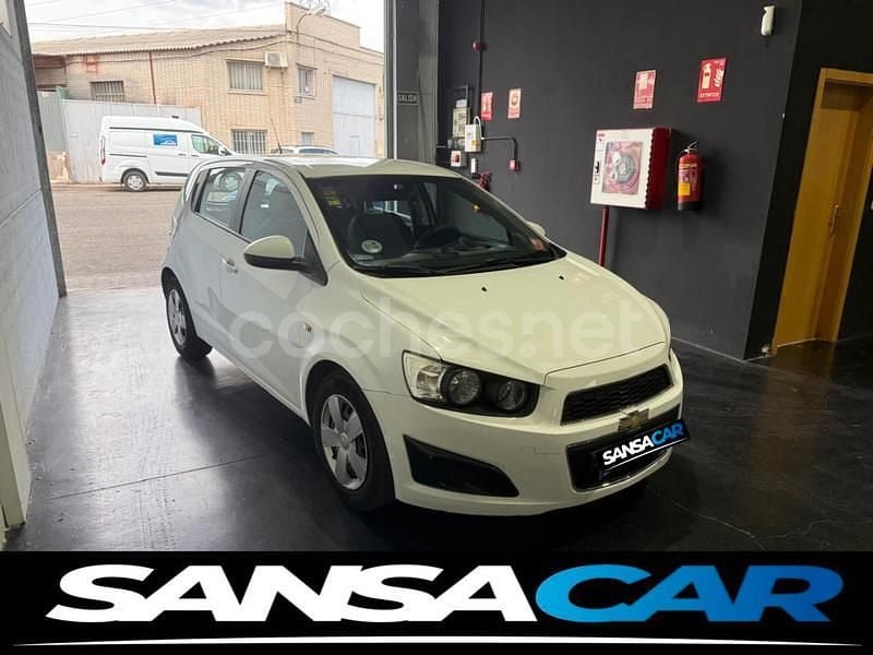 Blanco Usado 2014 Chevrolet Aveo LT Berlina | 6999 € (Precio justo) - Imagen 1/4