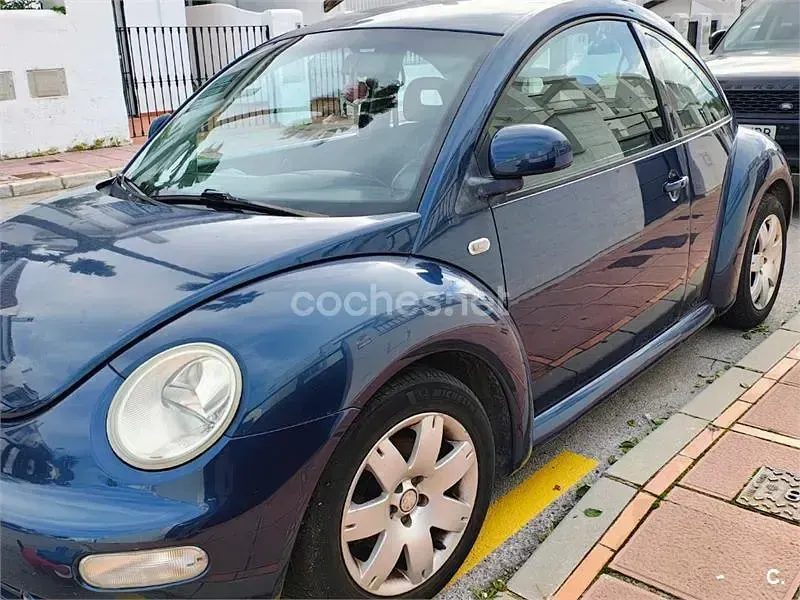 Usado VW New Beetle 90 CV (66 kW) 1999 Azul Utilitario
