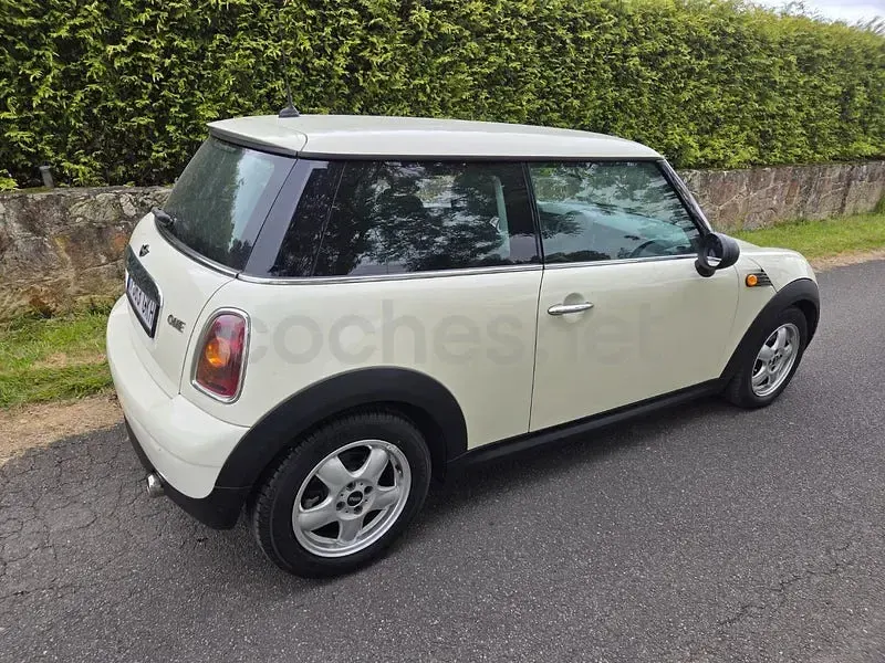 Usado Mini Cooper 120 CV (88 kW) 2010 Beige Utilitario