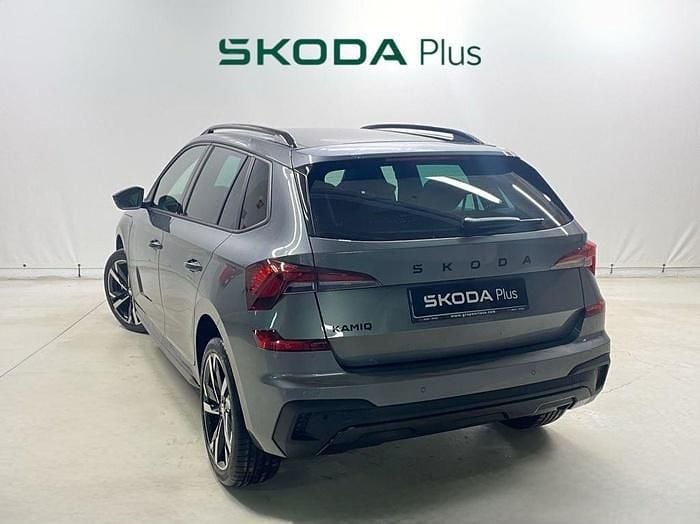 Gris Usado 2025 Skoda Kamiq Monte Carlo SUV | 26.900 € (Un poco caro) - Imagen 1/4