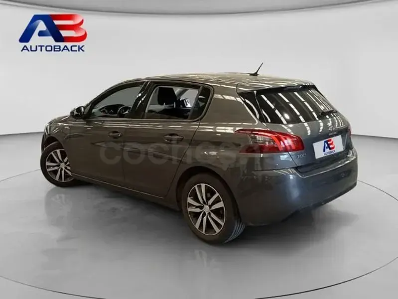 Usado Peugeot 308 Style 130 CV (95 kW) 2021 Gris Berlina