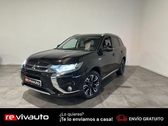 Usado Mitsubishi Outlander P-HEV 224 CV (164 kW) 2018 Negro SUV