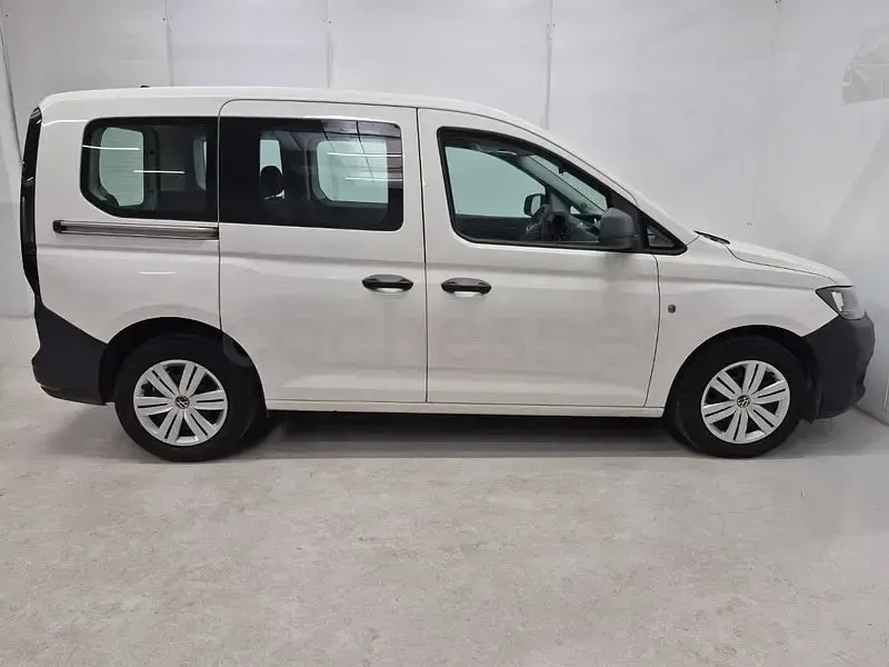 Usado VW Caddy Edition 102 CV (75 kW) 2021 Blanco Monovolumen