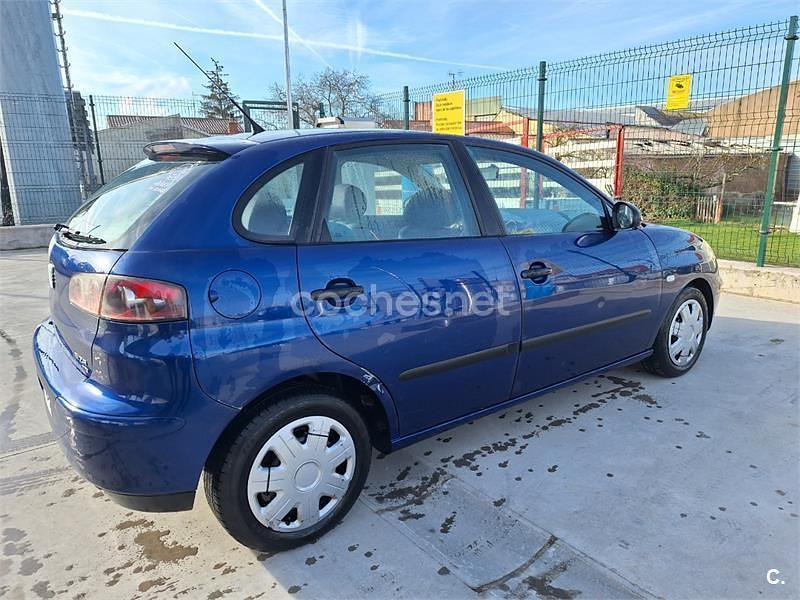 Usado Seat Ibiza Stella 100 HP (73 kW) 2002 Azul Citadino