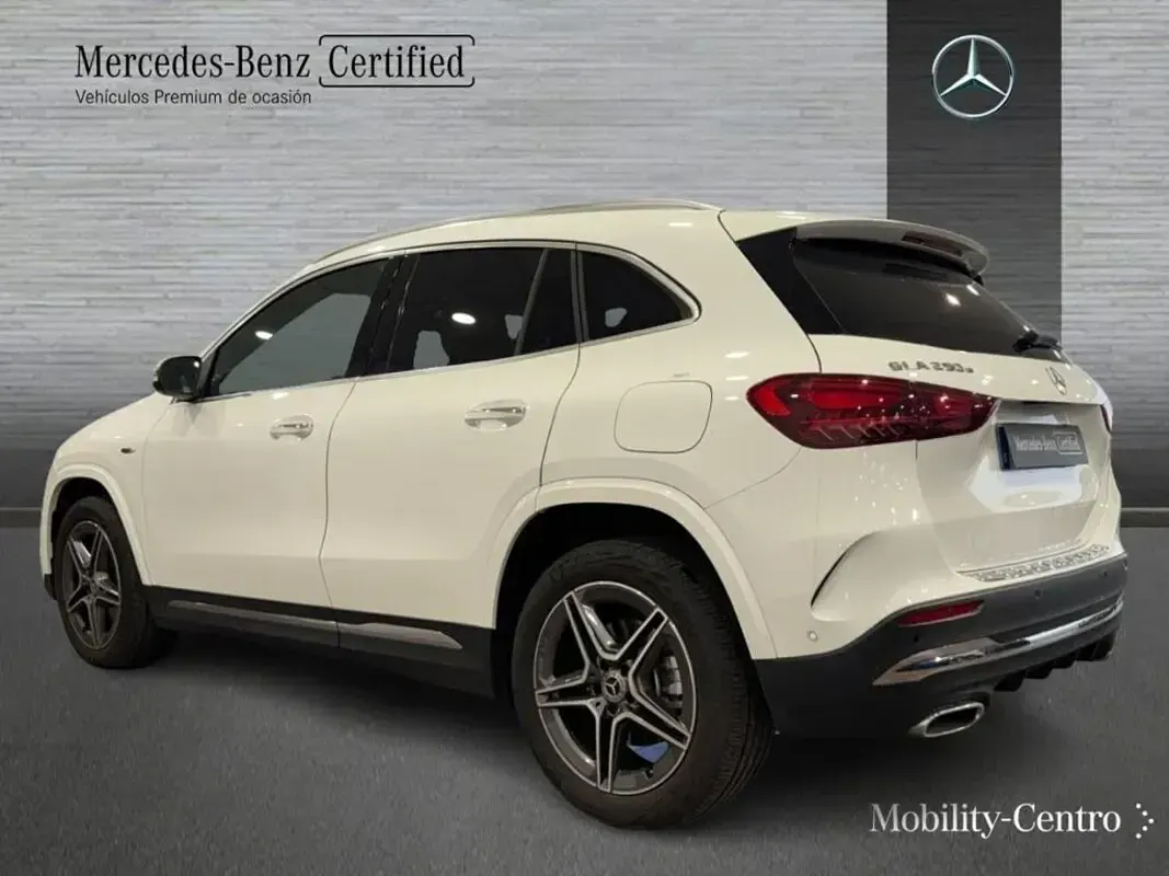 Usado Mercedes GLA250 163 CV (119 kW) 2025 Blanco polar SUV