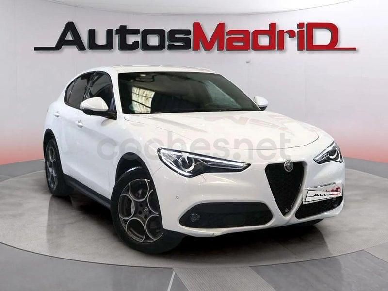 Usado Alfa Romeo Stelvio Sprint 192 CV (141 kW) 2021 Blanco SUV