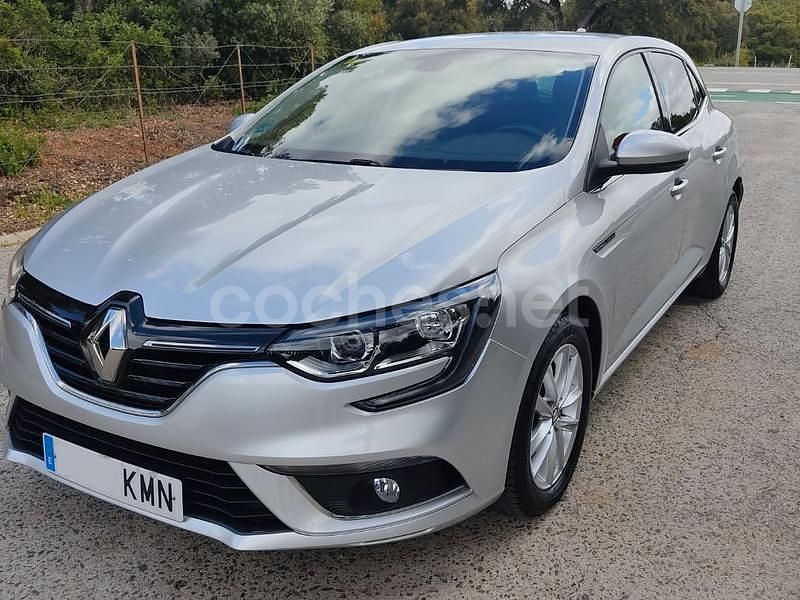 Usado Renault Mégane IV LIMITED 100 CV (73 kW) 2018 Gris / plata Berlina