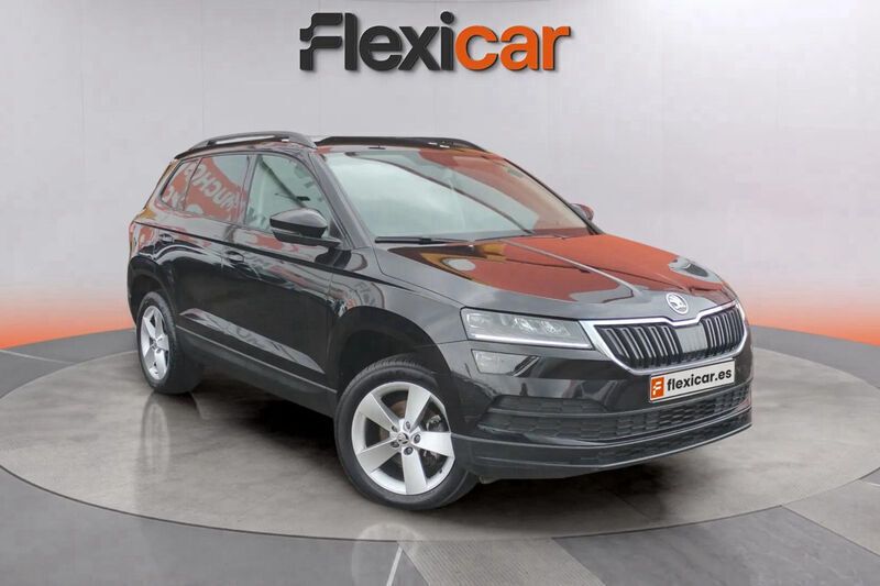 Negro Usado 2021 Skoda Karoq Ambition SUV | 21.590 € (Buen precio) - Imagen 1/4