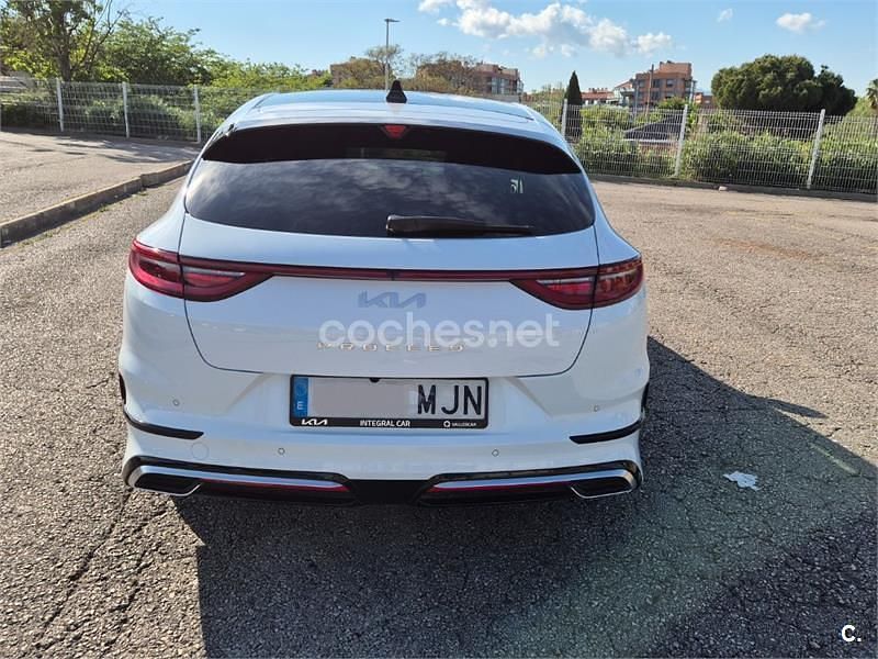 Usado Kia ProCeed GT-Line 120 CV (88 kW) 2023 Blanco Familiar