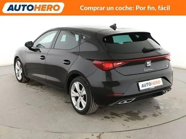Begagnad Seat Leon FR 150 HK (110 kW) 2021 Svart Sedan