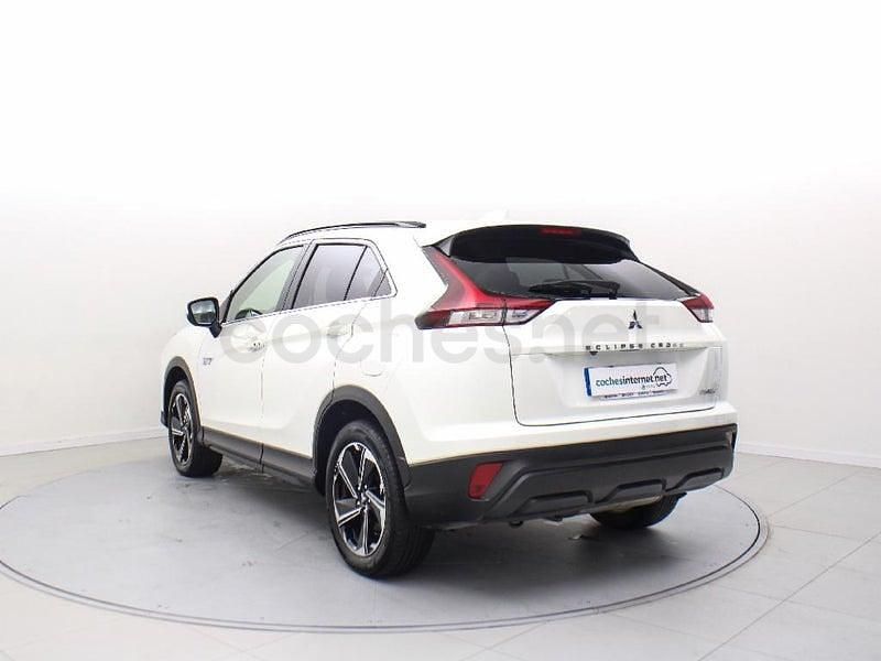 Usado Mitsubishi Eclipse Cross Motion 188 CV (138 kW) 2022 Blanco SUV