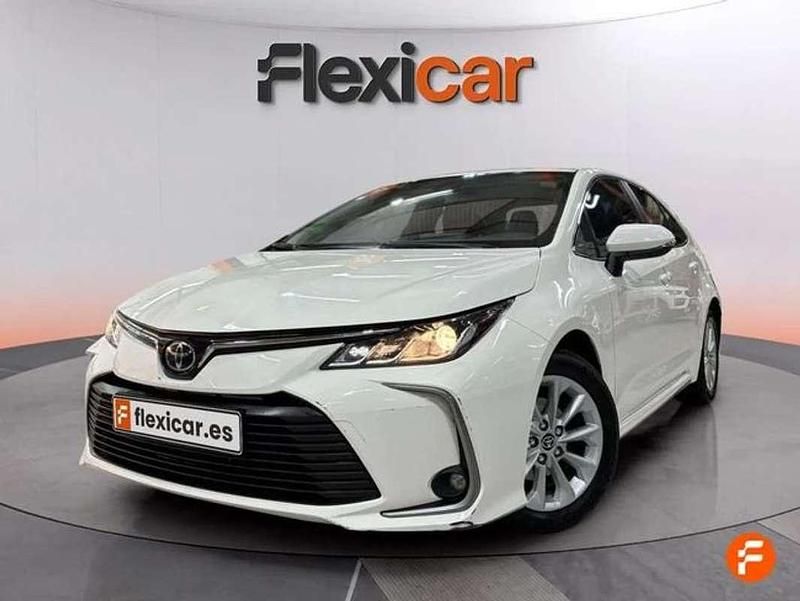 Begagnad Toyota Corolla Active 122 HK (89 kW) 2022 Vit Halvkombi