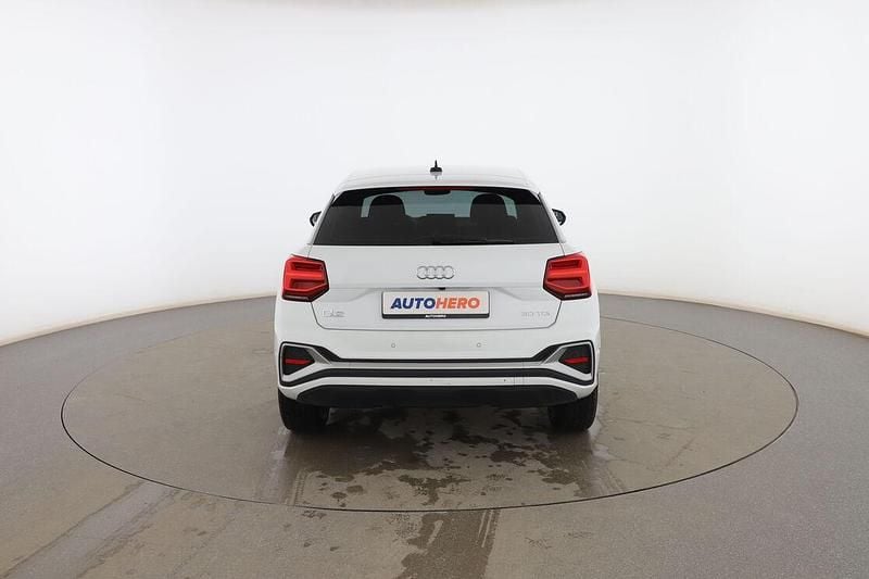 Usado Audi Q2 S-Line 116 CV (85 kW) 2024 Blanco SUV