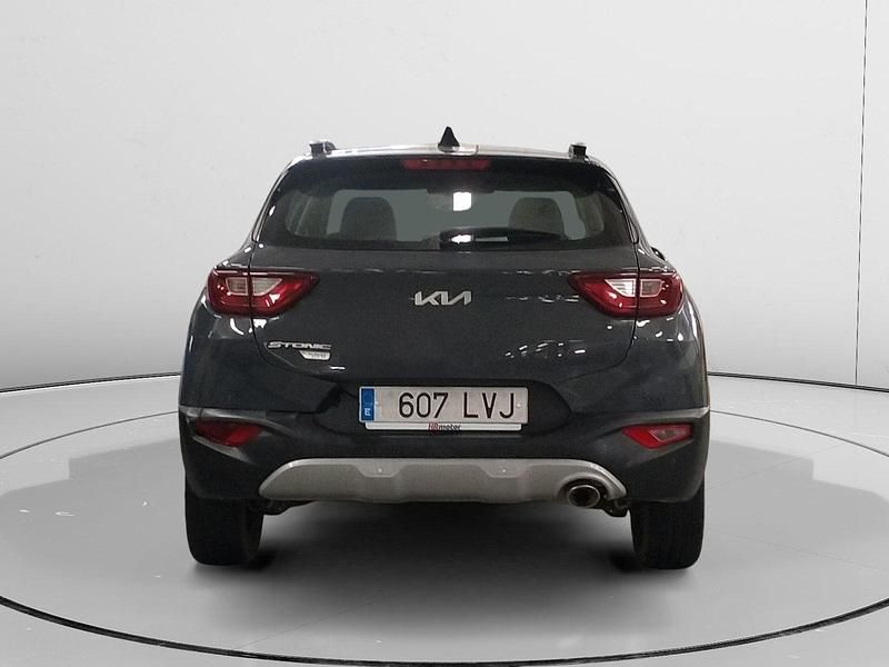 Usado Kia Stonic 121 CV (88 kW) 2021 Gris SUV