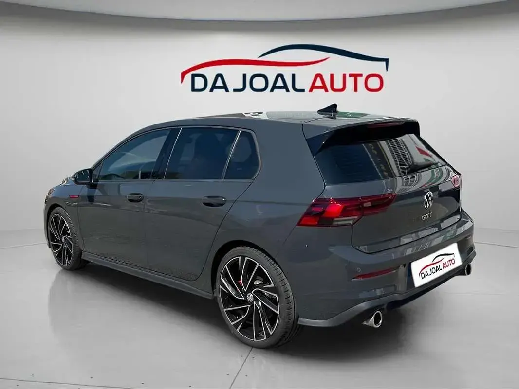 Usado VW Golf VIII GTI 245 CV (180 kW) 2024 Gris Utilitario