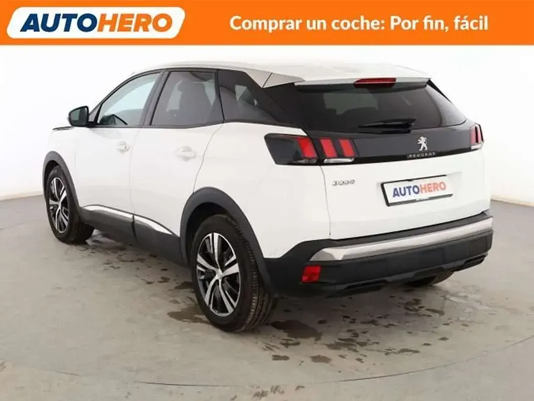 Usado Peugeot 3008 Allure 120 CV (88 kW) 2016 Blanco Monovolumen