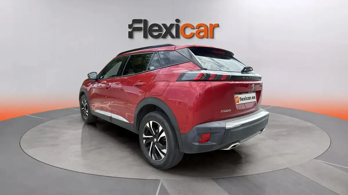 Usado Peugeot 2008 Allure 131 CV (96 kW) 2023 Rojo SUV