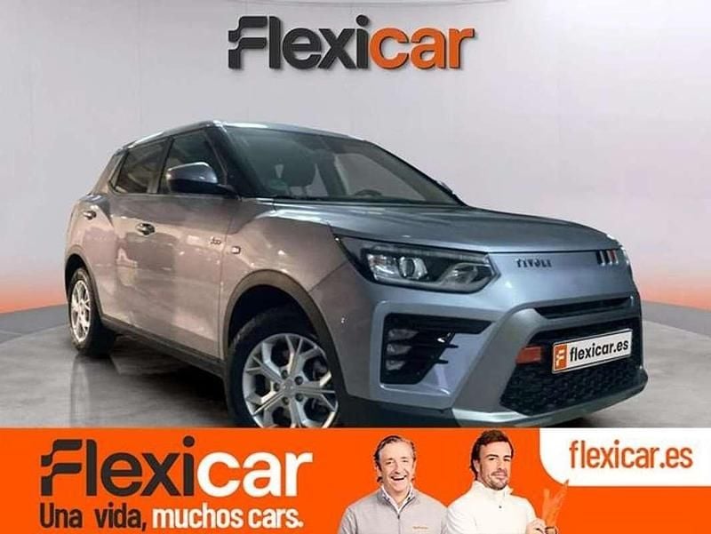 Gris Usado 2024 Ssangyong (KGM) Tivoli SUV | 17.490 € (Precio justo) - Imagen 1/4