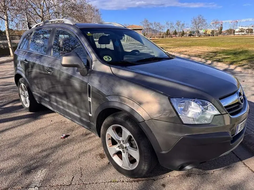 Usado Opel Antara Cosmo 150 CV (110 kW) 2008 Gris SUV