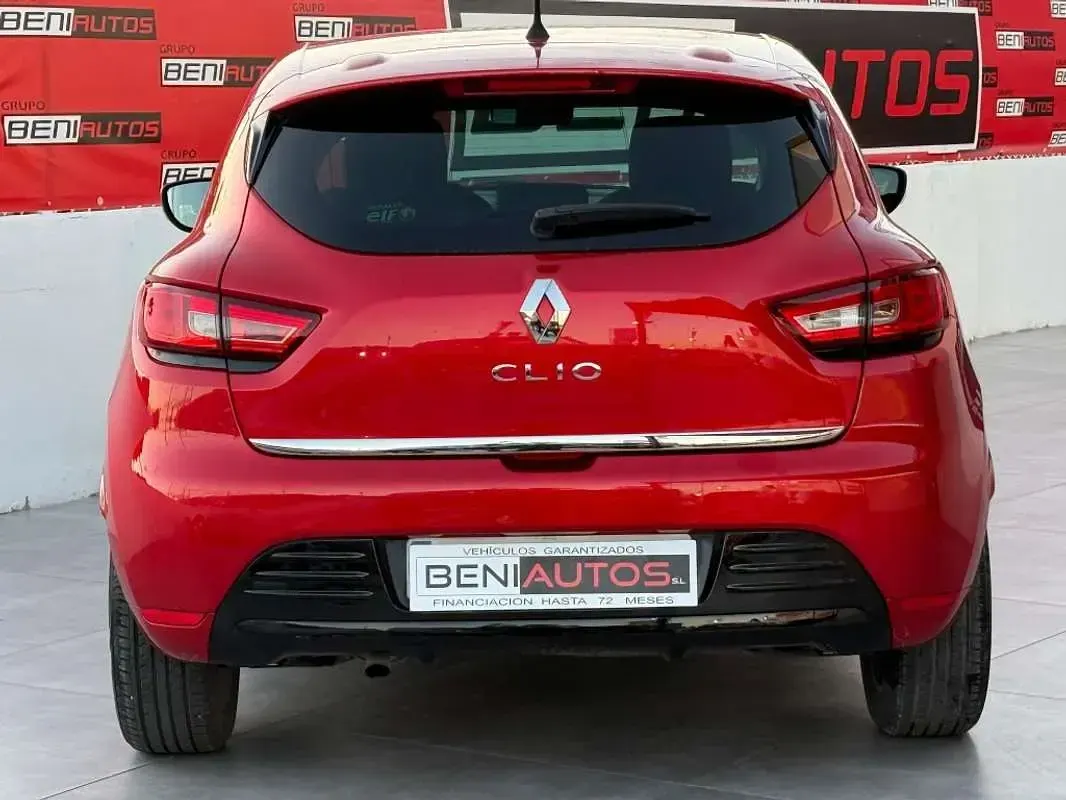 Usado Renault Clio LIMITED 90 CV (66 kW) 2019 Rojo Utilitario