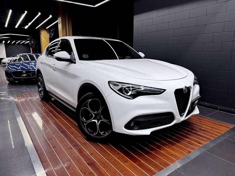 Blanco Usado 2021 Alfa Romeo Stelvio Ti SUV | 28.500 € (Precio justo) - Imagen 1/4