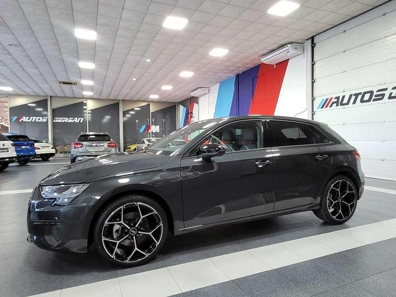 Usado Audi A3 Sportback Advanced 150 CV (110 kW) 2021 Gris Utilitario