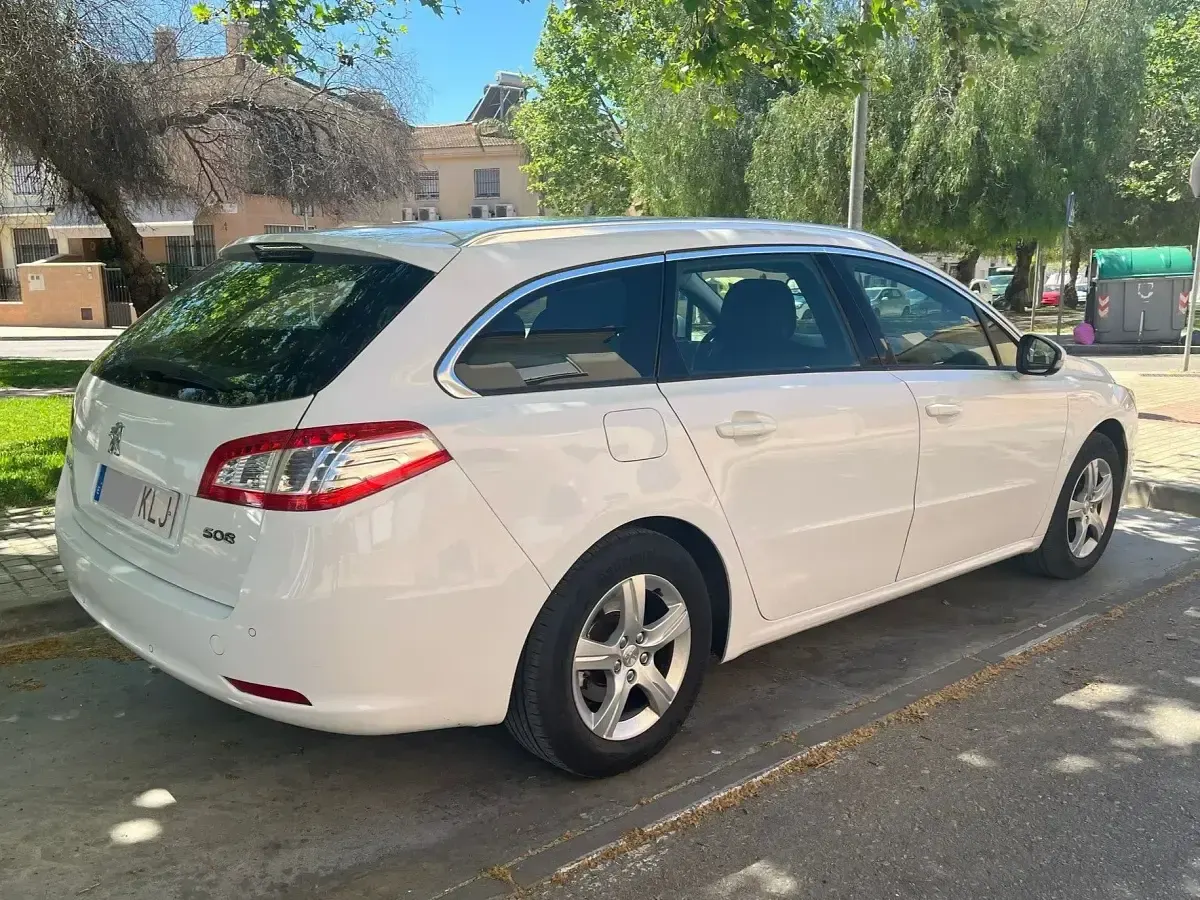 Usado Peugeot 508 SW Active 120 CV (88 kW) 2018 Blanco Familiar