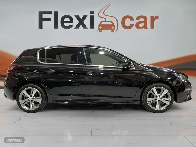 Usado Peugeot 308 GT-line 131 CV (96 kW) 2018 Negro Utilitario