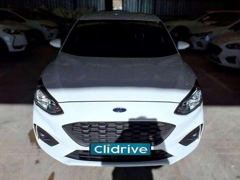 Usado Ford Focus ST-Line 125 CV (91 kW) 2021 Blanco Berlina